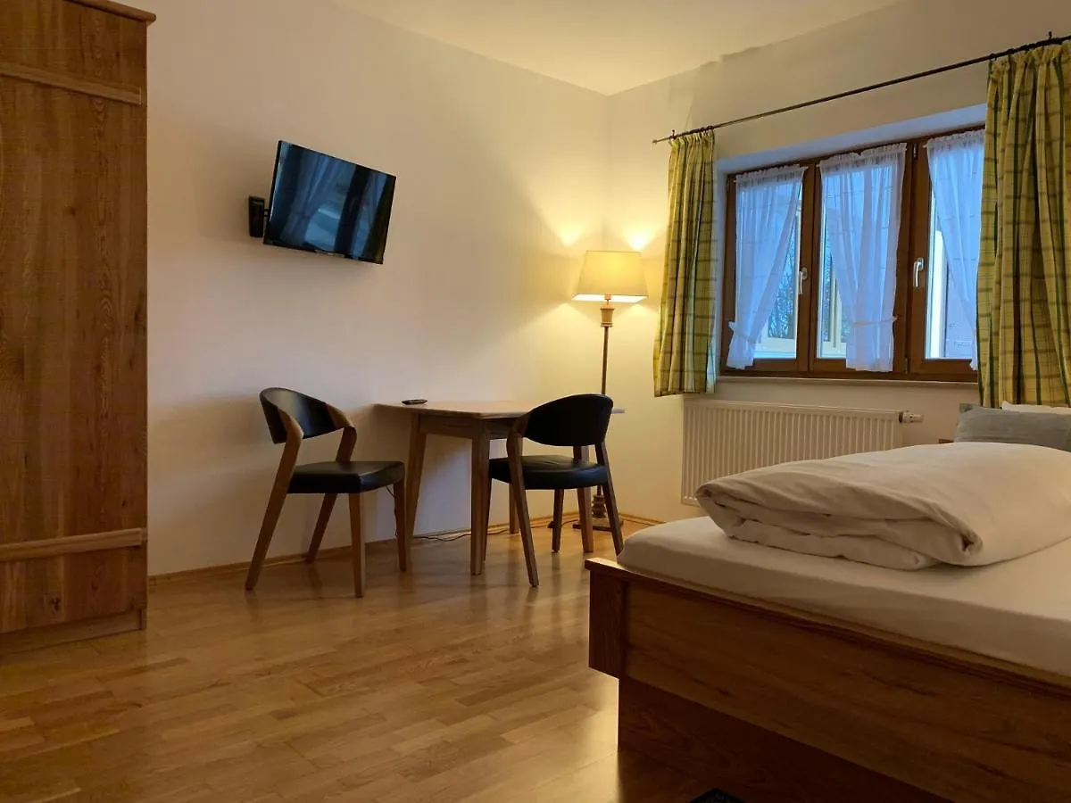 Apartment Zum Dammerbauer Strasslach-Dingharting Germany